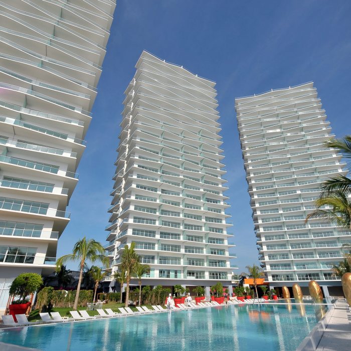 Related-2-IconVallarta-Pool